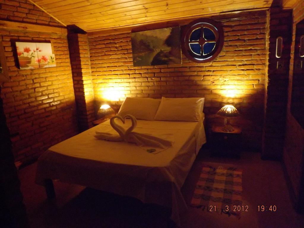 Pousada Quintal Das Pedras Penedo  Quarto foto